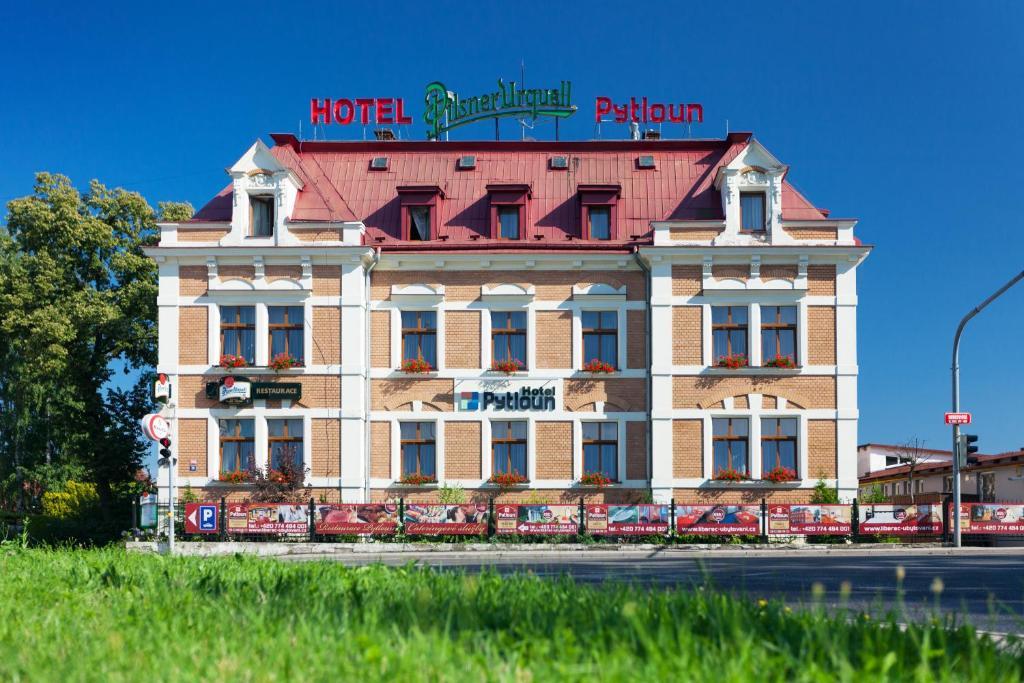 Pytloun Self Check-in 3*